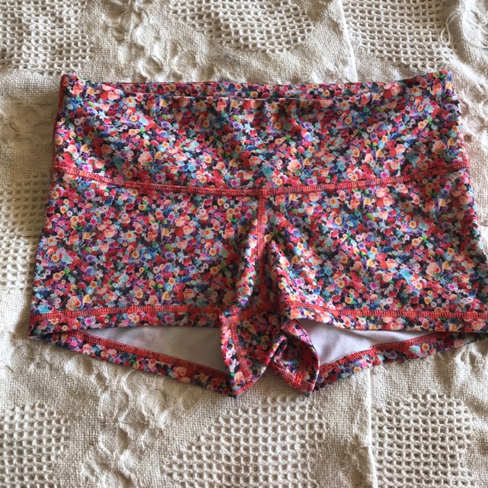 Floral lulu shorts.